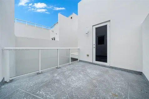 6400 NW 105th Place Doral FL 33178