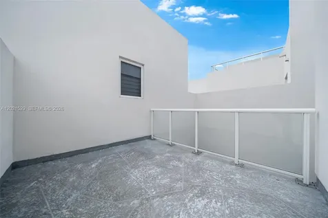 6400 NW 105th Place Doral FL 33178