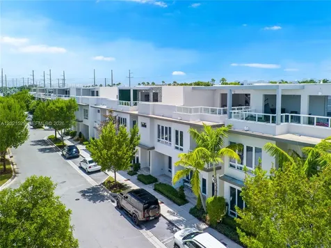 6400 NW 105th Place Doral FL 33178