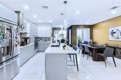6400 NW 105th Place Doral FL 33178