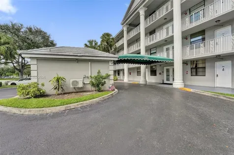 1502 Whitehall Drive Davie FL 33324