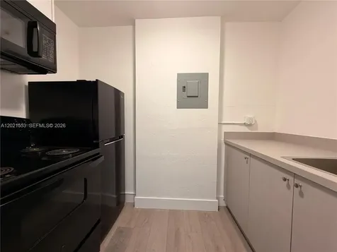 143 SW 9th Street Miami FL 33130