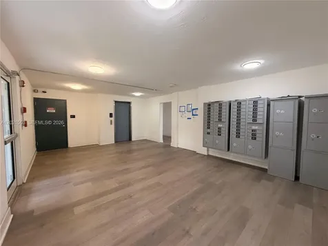 143 SW 9th Street Miami FL 33130