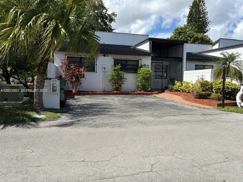 10881 SW 24th Terrace Miami FL 33165