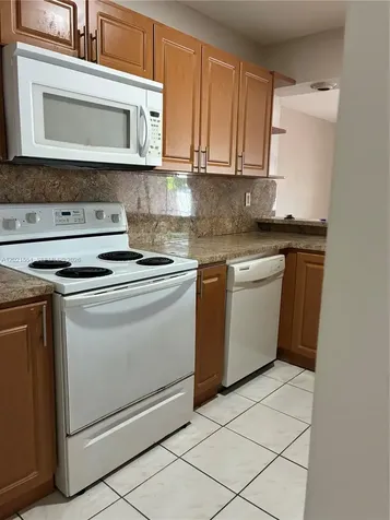 10881 SW 24th Terrace Miami FL 33165
