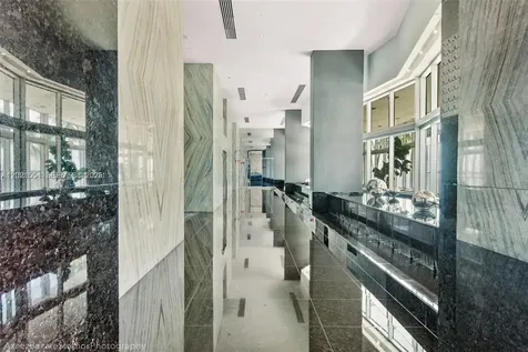 325 S Biscayne Boulevard Miami FL 33131