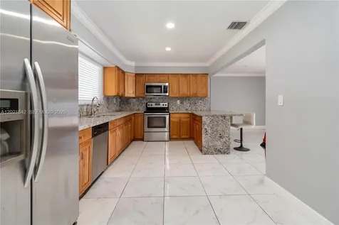 913 SW 49th Avenue Plantation FL 33317