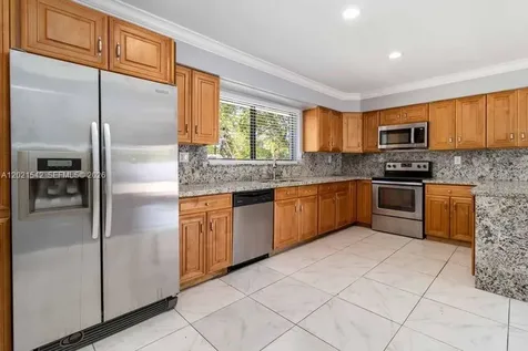 913 SW 49th Avenue Plantation FL 33317