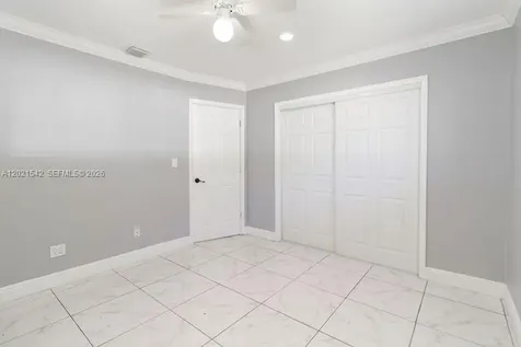 913 SW 49th Avenue Plantation FL 33317