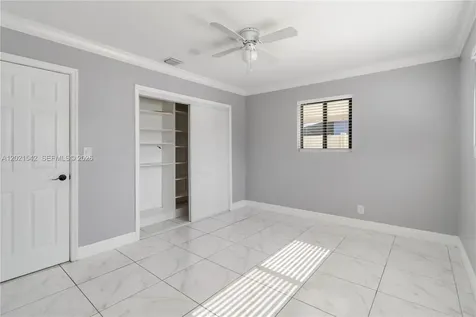 913 SW 49th Avenue Plantation FL 33317