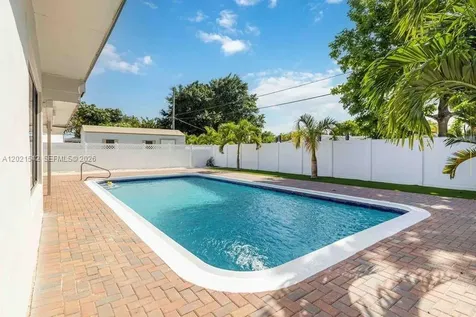913 SW 49th Avenue Plantation FL 33317