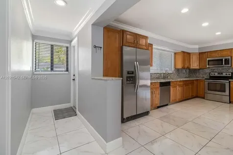 913 SW 49th Avenue Plantation FL 33317