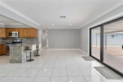 913 SW 49th Avenue Plantation FL 33317