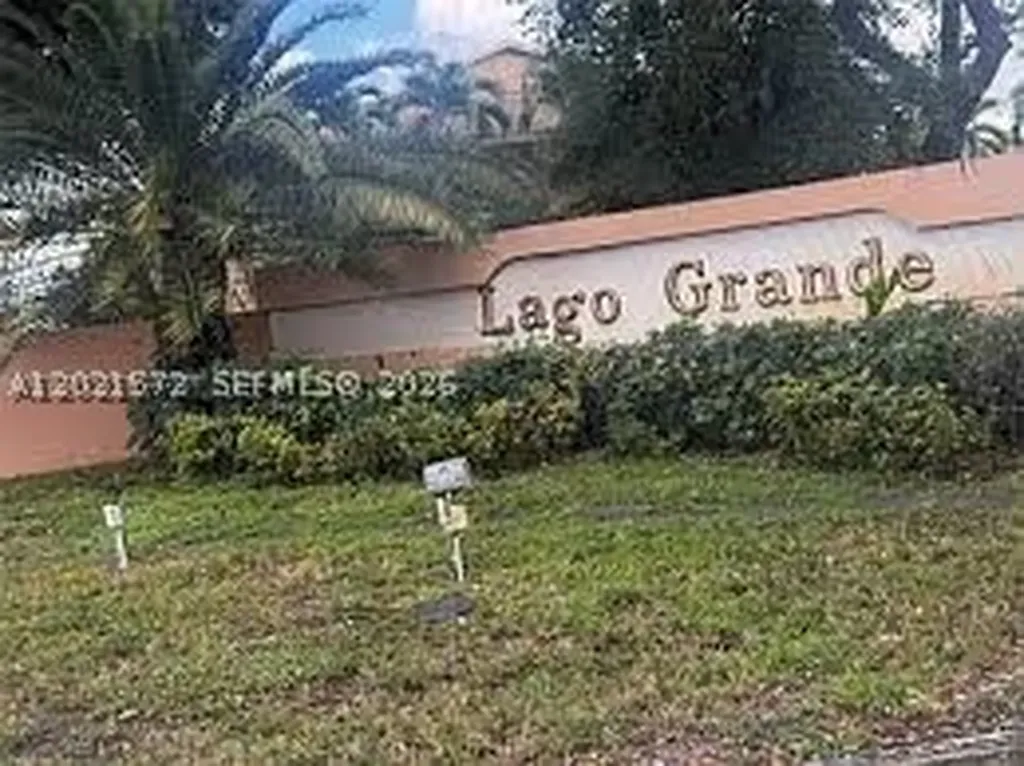 2715 W 66th Street Hialeah FL 33016