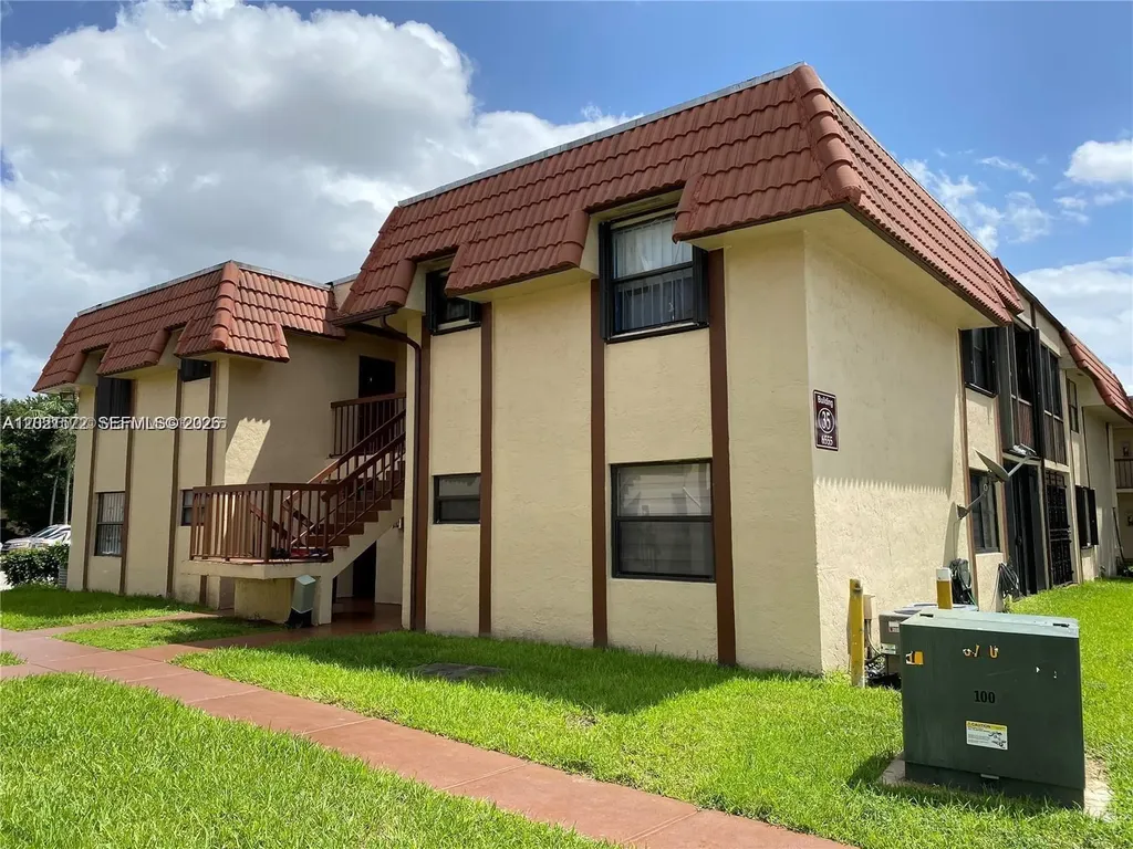 2715 W 66th Street Hialeah FL 33016