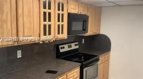 2715 W 66th Street Hialeah FL 33016