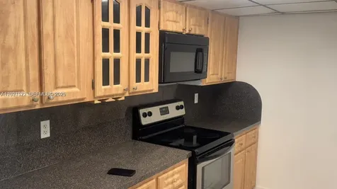 2715 W 66th Street Hialeah FL 33016