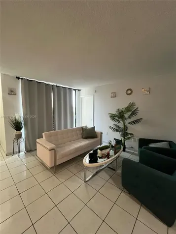 2075 SW 122nd Avenue Miami FL 33175