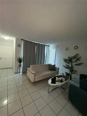 2075 SW 122nd Avenue Miami FL 33175