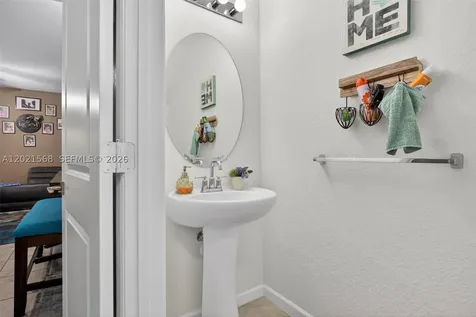4044 NW 11th Street Lauderhill FL 33313