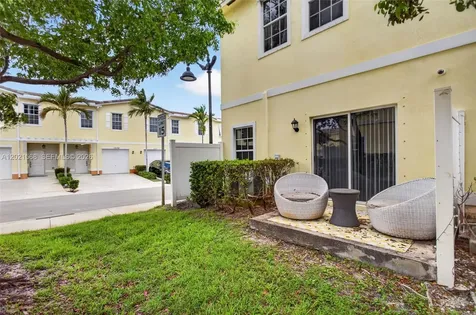 4044 NW 11th Street Lauderhill FL 33313