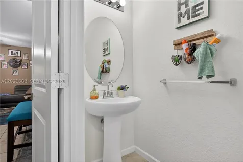 4044 NW 11th Street Lauderhill FL 33313