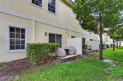 4044 NW 11th Street Lauderhill FL 33313