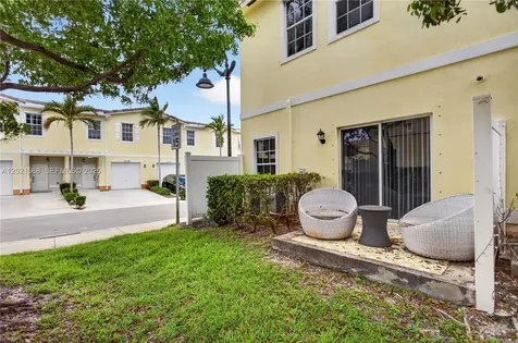 4044 NW 11th Street Lauderhill FL 33313