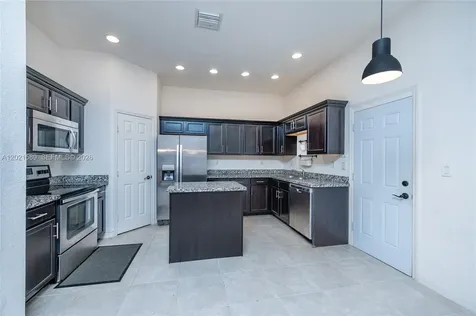 2343 SE 16th Place Homestead FL 33035