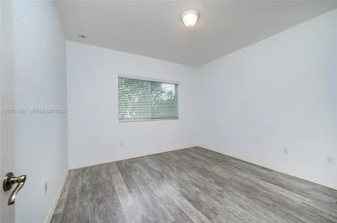 2343 SE 16th Place Homestead FL 33035