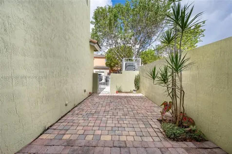 2343 SE 16th Place Homestead FL 33035