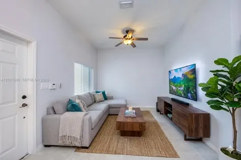 2343 SE 16th Place Homestead FL 33035