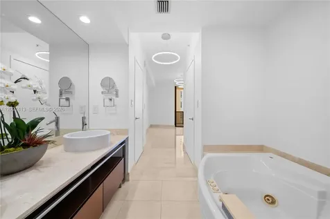 16275 Collins Avenue Sunny Isles Beach FL 33160