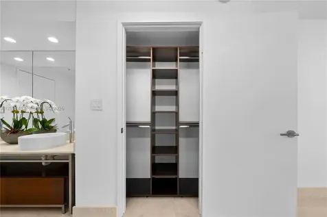 16275 Collins Avenue Sunny Isles Beach FL 33160
