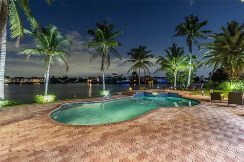 19361 NW 8th Street Pembroke Pines FL 33029