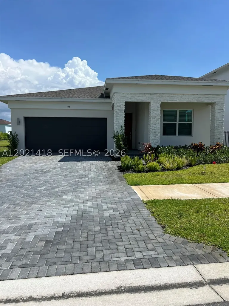 1933 E Wandering Willow Way Loxahatchee FL 33470