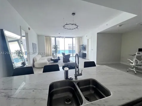 200 Biscayne Boulevard Way Miami FL 33131