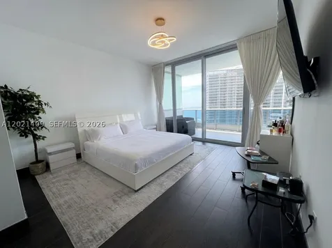 200 Biscayne Boulevard Way Miami FL 33131