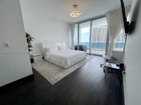 200 Biscayne Boulevard Way Miami FL 33131