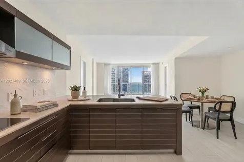 200 Biscayne Boulevard Way Miami FL 33131