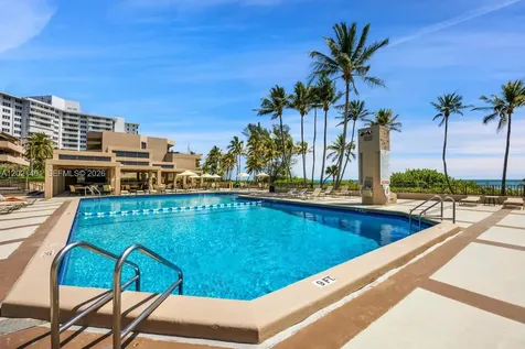201 Crandon Boulevard Key Biscayne FL 33149