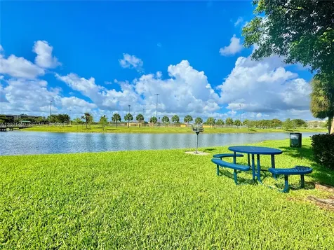 7940 N Nob Hill Road Tamarac FL 33321