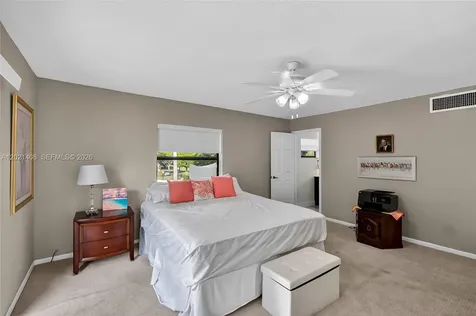8887 SW 62nd Terrace Miami FL 33173