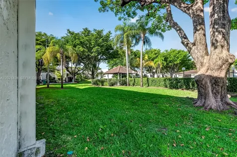 8887 SW 62nd Terrace Miami FL 33173