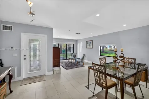 8887 SW 62nd Terrace Miami FL 33173