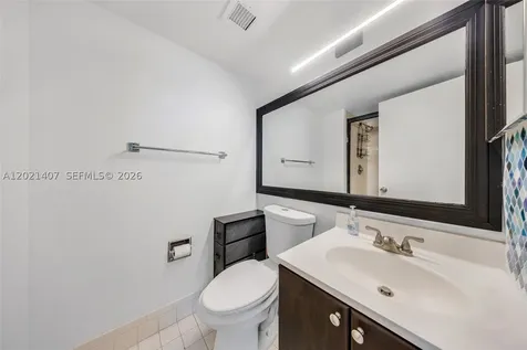 5880 Collins Avenue Miami Beach FL 33140
