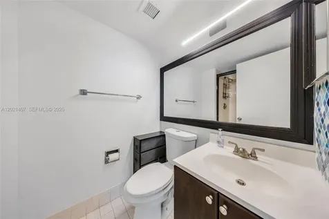 5880 Collins Avenue Miami Beach FL 33140