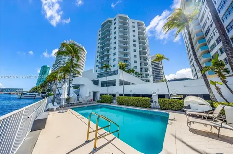5880 Collins Avenue Miami Beach FL 33140