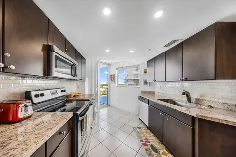 5880 Collins Avenue Miami Beach FL 33140