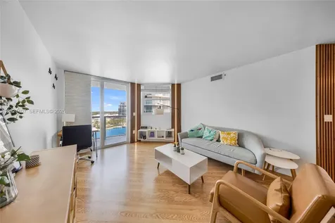 5880 Collins Avenue Miami Beach FL 33140